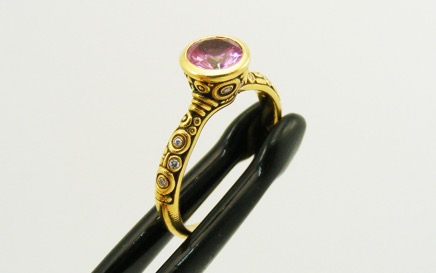 R127-Martini-PinkSapph-detail.jpg