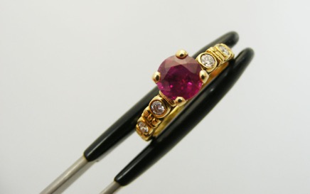 R166M-ruby-Circle-detail.jpg