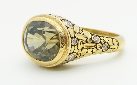 R171-Grn-Zircon-close-BL.jpg