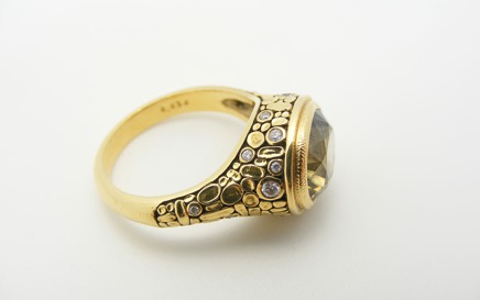 R171-Green-Zircon-close.jpg