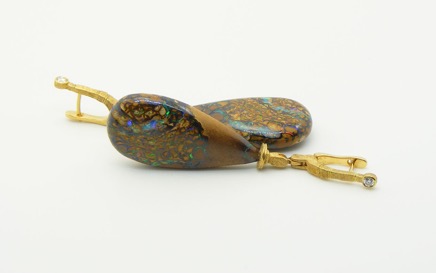 bldr-opal-teardrop-lying.jpg