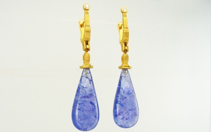 E132MD-SS-Tanzanite-hanging.jpg