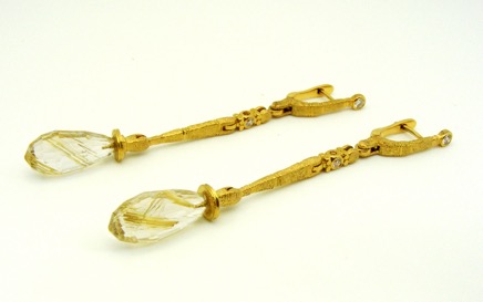 E136MD-SS-Rutilated-Quartz-laying.jpg