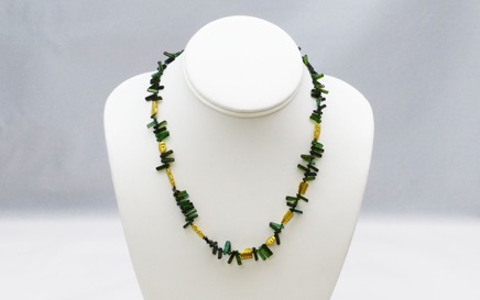 Big-Sleep-grn-trm-on-display-neck.jpg